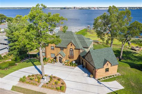 North Muskegon, Muskegon County, MI Lakefront Property, Waterfront