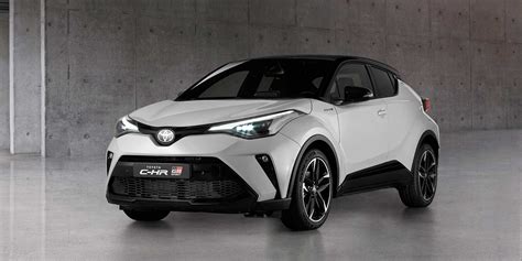 This toyota earned five stars in the frontal and side crash tests and four stars in the rollover test. Toyota C-HR GR Sport stiže početkom 2021.