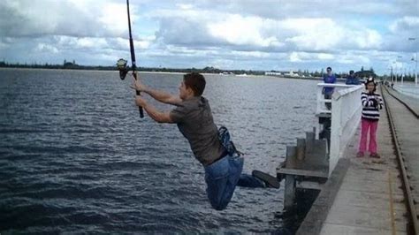 Funniest Fishing Photos Ever Caught On Camera Travelfuntu Fishing