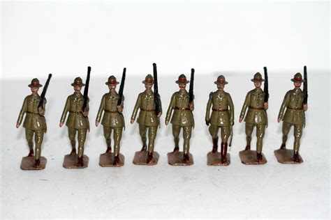 Britains Toy Lead Soldier Set 1543 New Zealand Infantry 8 Pieces Pre
