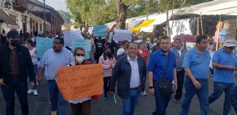 Organización De Colonias Y Calles Unidas De Pátzcuaro Realiza Marcha