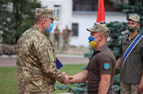 Після закінчення школи закінчив машинобудівний технікум. Механізований батальйон 1-ї танкової бригади повернувся на ...