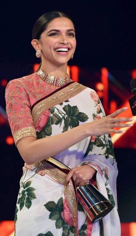 Deepika Padukone In Saree Saree Trends Hesheandbaby Com
