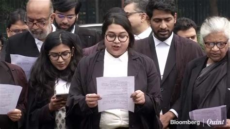 Supreme Court Lawyers Read Out The Preamble In Supreme Court Lawn Youtube
