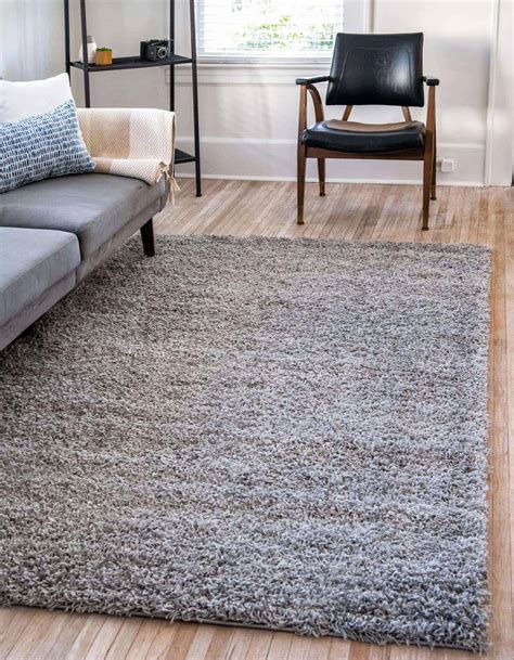 20 Beautiful Rugs That Go With Grey Couches