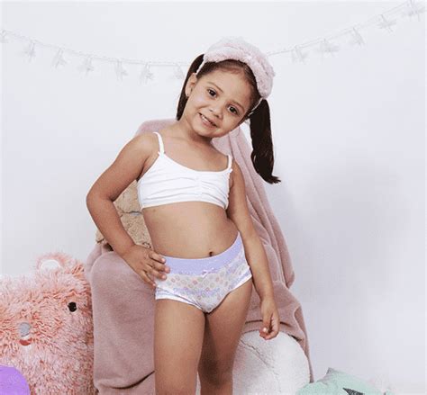 lista 9 foto niña de 1 años en ropa interior lleno