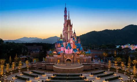 Book Hong Kong Macau Disneyland Tour Package For 7 Days