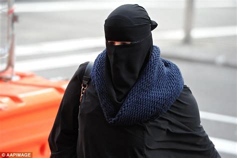 Muslim Women Refuse To Show Face In Court Could Be Jailed Daily Mail Online