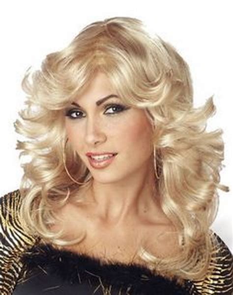 Many hairstyles evolved in the 70s that made hairstyles the direct token of that time. 70s hairstyles
