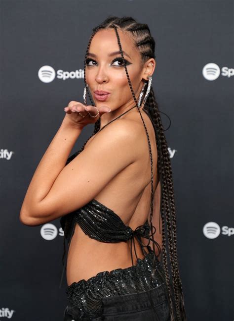 Tinashe Flaunts Her Tits At The Spotify Best New Artist Party