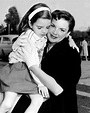 Judy Garland con su hija Liza Minnelli Classic Actresses, Hollywood ...