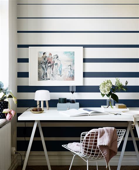 Modern Thick Striped Wallpaper