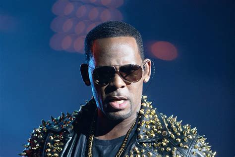 How The Story Of R Kelly’s “sex Cult” Finally Went Public — And Quickly Exploded