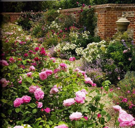 Pin By Linda Ella On Secret Garden English Garden Design Rose Garden