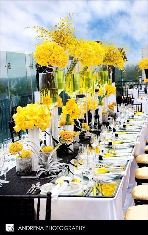Yellow Wedding Ceterpiece | 結婚式のテーブルセット, ウェディングのデコレーション, 披露宴のデコレーション