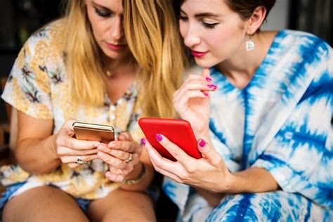 The Best Apps You Need For Making Mom Friends Momalot