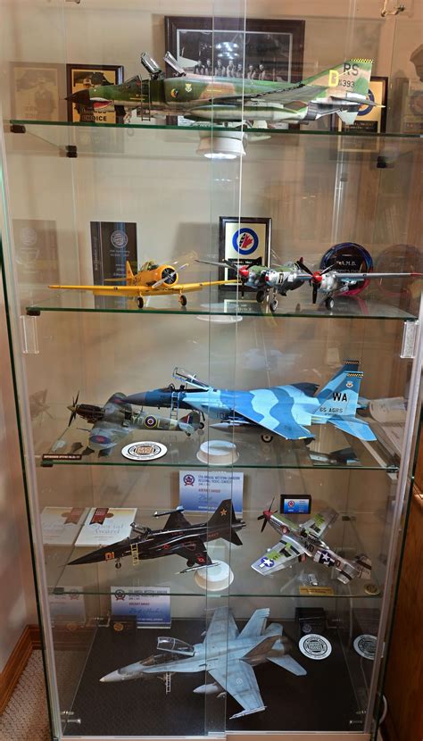 What Are The Best Display Cases For 132 Aircraft Miscellaneous