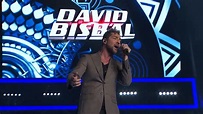 David Bisbal cantando Es complicado! - YouTube