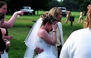 21 Wedding Pictures That Went Terribly Wrong