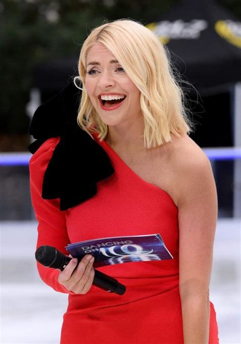 Holly Willoughby Dancing On Ice Tv Show Photocall In London Ift Tt 2urix9x Holly