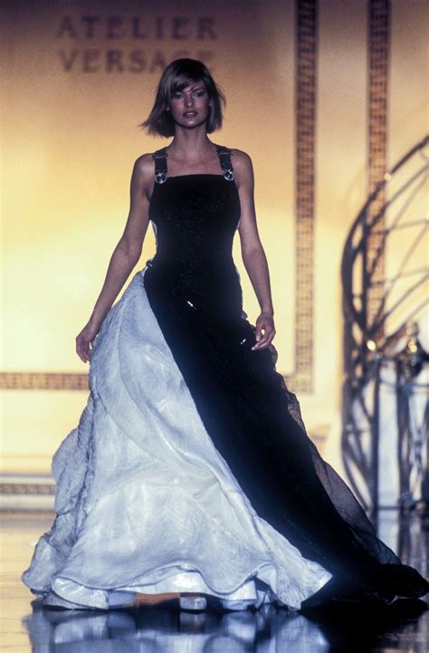Linda Evangelista At Atelier Versace Ss 1994 Chic As Fk