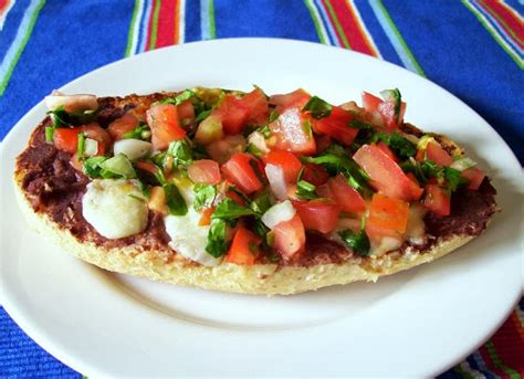 Nuestros Quesos Molletes De Frijoles