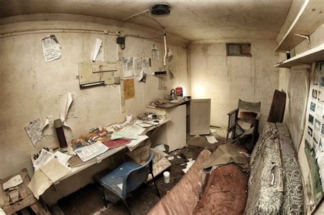 Inside forgotten Cold War bunker hidden deep in the British countryside ...