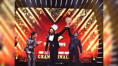 Bigg Boss Marathi 5 Finale Suraj Chavan Wins Trophy Takes Home 146