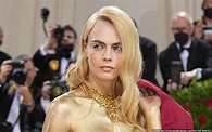 Met Gala 2022: Cara Delevingne Strips Off to Unveil Gold Painted Body ...