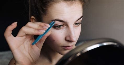 Yes You Can Pluck Your Own Brows Like A Pro This Step Guide Is