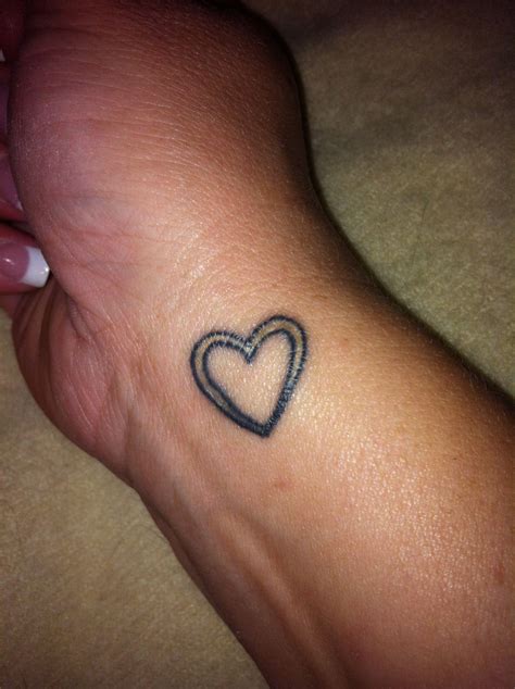 Heart Tattoo On Wrist Tatto Pinterest