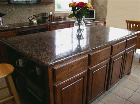 Tiling with baltic brown granite make me hungry, i hope you can stay an rilex, may i eat something like a pizza or fried chicken. Light travertine subway tile | Brown granite countertops ...