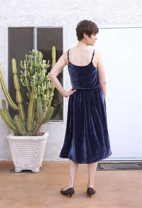 Make enchanting diy slip dress with le cafe de maman! DIY Velvet Slip Dress - Catarina Dress by Seamwork — Sew DIY