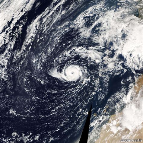 Hurricane Vince 2005 Zoom Earth