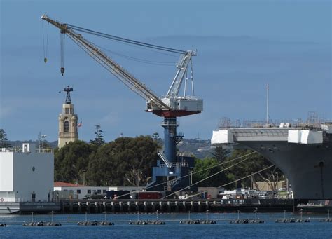 Yisdd4b Dockyard Crane San Diego California 2012 Greg Goebel