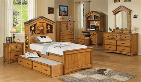 Practical drawers provide plenty of storage space for clothes and different accessories. 15 Oak Bedroom Furniture Sets | Home Design Lover