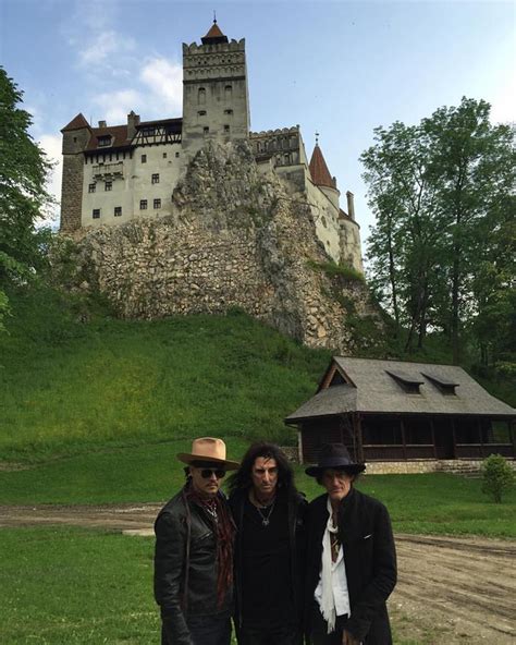 The Hollywood Vampires Walking In The Footsteps Of Their Famous
