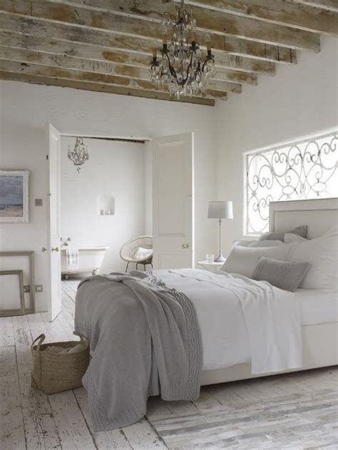 This color is perfect to be used in any room that needs a smooth, calm, and relaxing ambient such as in the bedroom. white and gray rustic/ country bedroom. Distressed wood floor, love it! | hk sfeer fotos ...