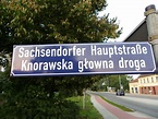 Zweisprachig deutsch/niedersorbisches Straßenschild in Cottbus ...