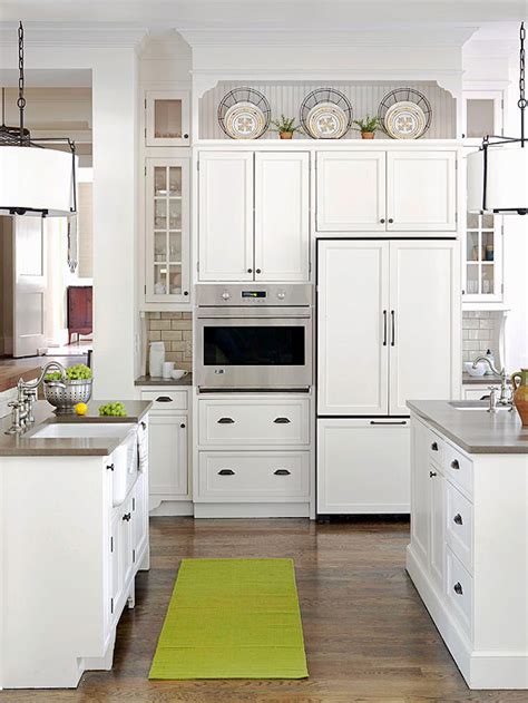 We've already covered the most popular design choices for kitchen cabinets but there are a few more trends on the horizon for 2021 that we have to share with you! Ideas for Decorating above Kitchen Cabinets