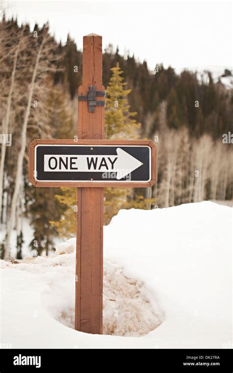 Arrow Sign Post High Resolution Stock Photography And Images Alamy