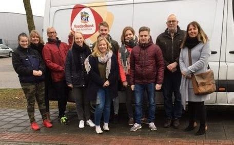 Uit de hele regio, maar ook daarbuiten, komen mensen naar het graafschap college. Studenten Groenlo bezoeken Voedselbank - Graafschap College