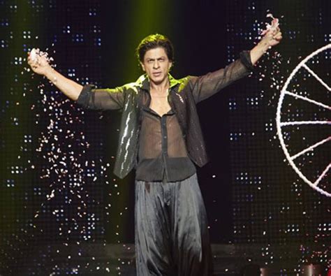 shah rukh khan gets emotional on completing 26 years in bollywood says hope i have touched