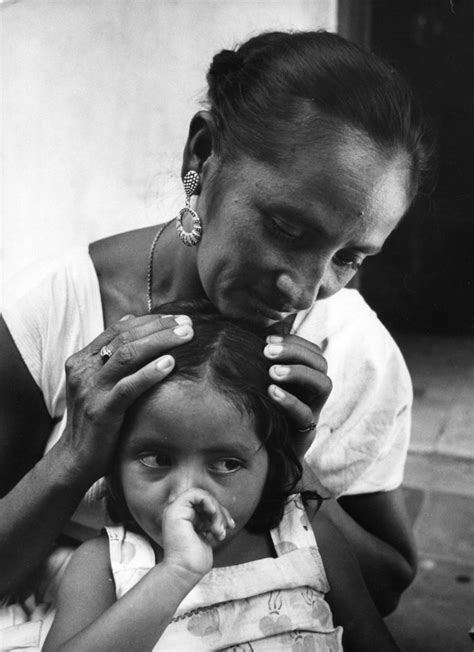 Información sobre madre en el diccionario y enciclopedia en línea gratuito. Fotos Reencontradas De Madre Con Sus Hijos De Hace 50 años