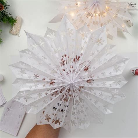 How To Make Easy Light Up Paper Snowflakes Paper Snowflakes Diy
