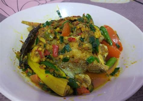 Nah, apa saja aneka resep masak ikan laut bumbu kuning yang dapat kau coba di rumah? Resep Ikan Bawal Bumbu Kuning oleh Shofiyah Nur Rahmah - Cookpad