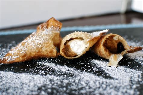 Wonton wrappers, however, will only be about 3 1/2 inches (9 cm) across, about 1/4 the size of an eggroll wrapper. Fried wonton wrappers stuffed with peanut butter, marshamallow fluff and chocolate chips. Whoa ...