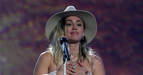 Miley Cyrus Dedicated Her Latest Performance Of “malibu” To The Victims Of The Manchester