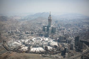 Ausgelassen verbringen sie den abend. Muslime zerstören das historische Erbe von Mekka