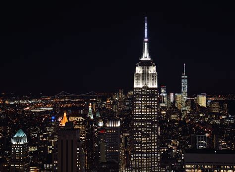 The Empire State Building Now Has A Flashy Nightly Light Show
